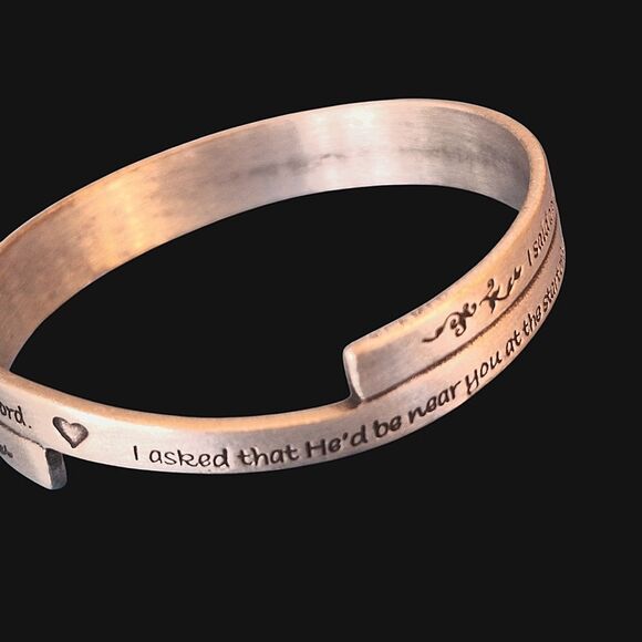 Inspirational Pewter Bangle Bracelet Engraved Unisex I said a prayer for you VTG - Picture 4 of 13